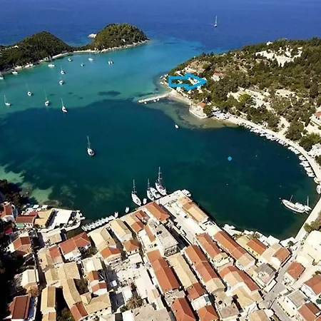 Villa Full Of Sea - Christos