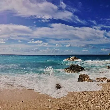 Villa Full Of Sea - Christos
