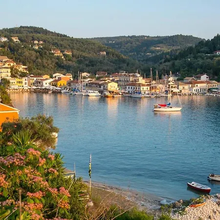 Villa Full Of Sea - Christos